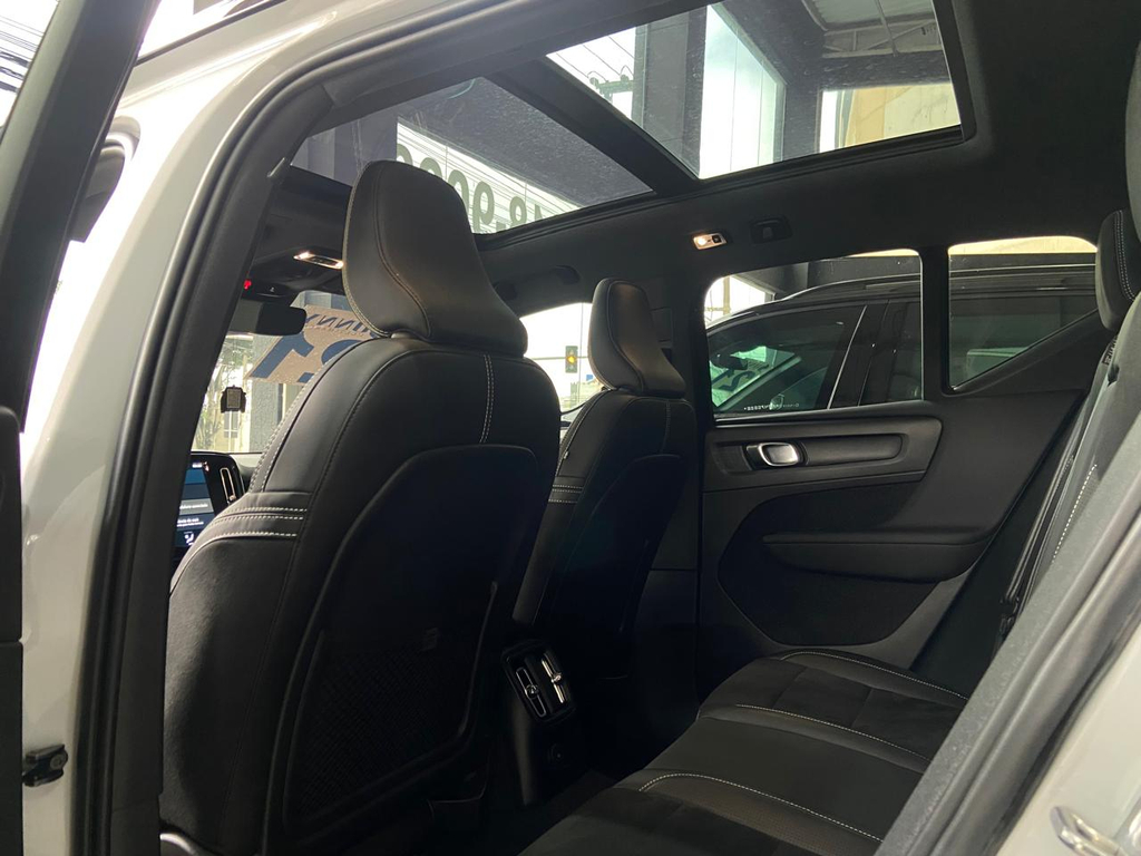 Volvo XC40 Cinza