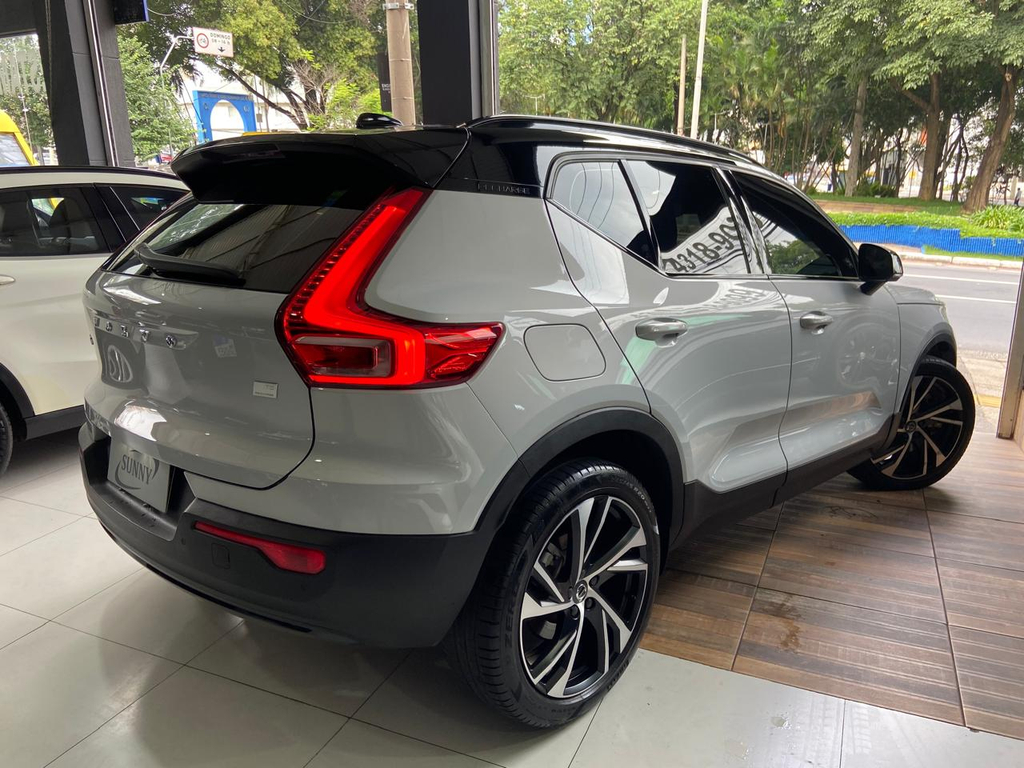 Volvo XC40 Cinza