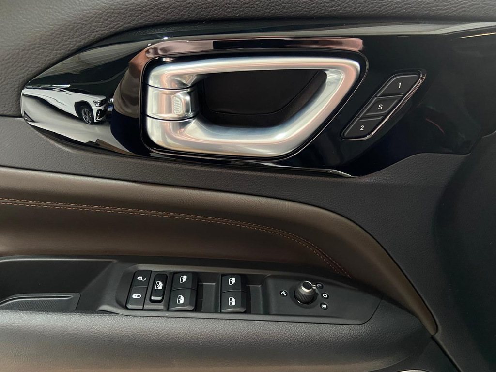 Jeep Commander Dourado