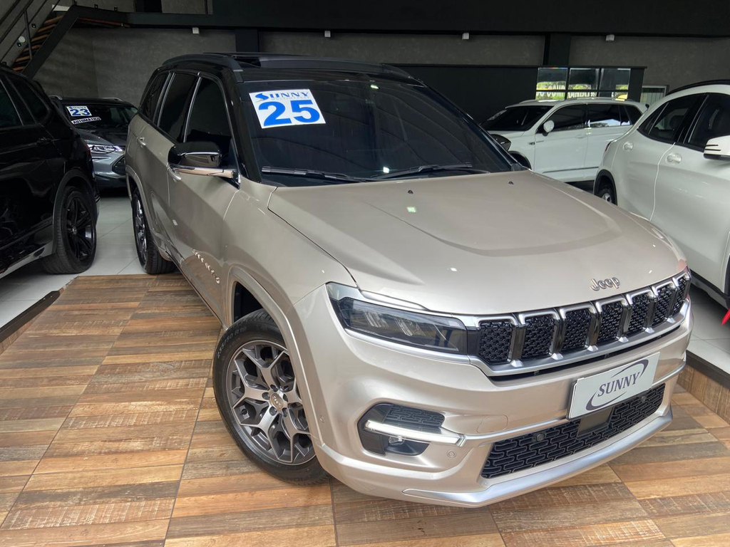 Jeep Commander Dourado