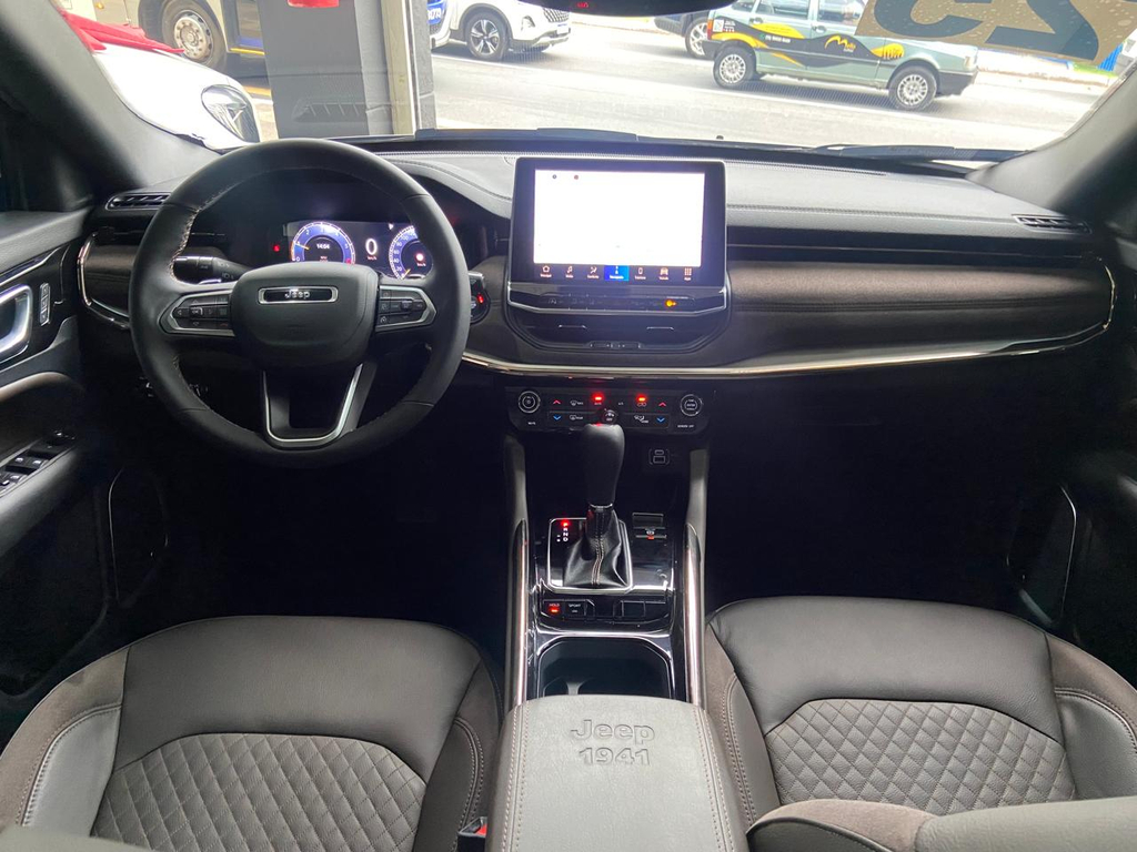 Jeep Commander Dourado