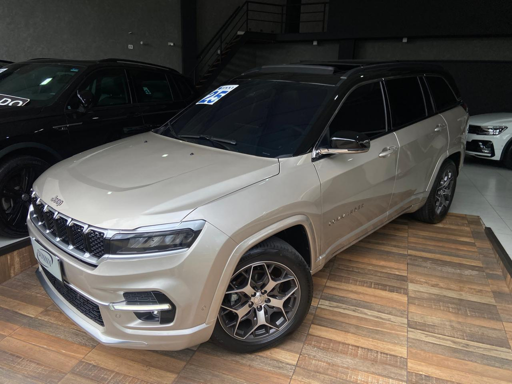 Jeep Commander Dourado