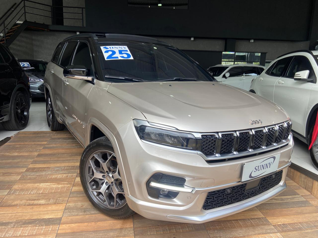Jeep Commander Dourado