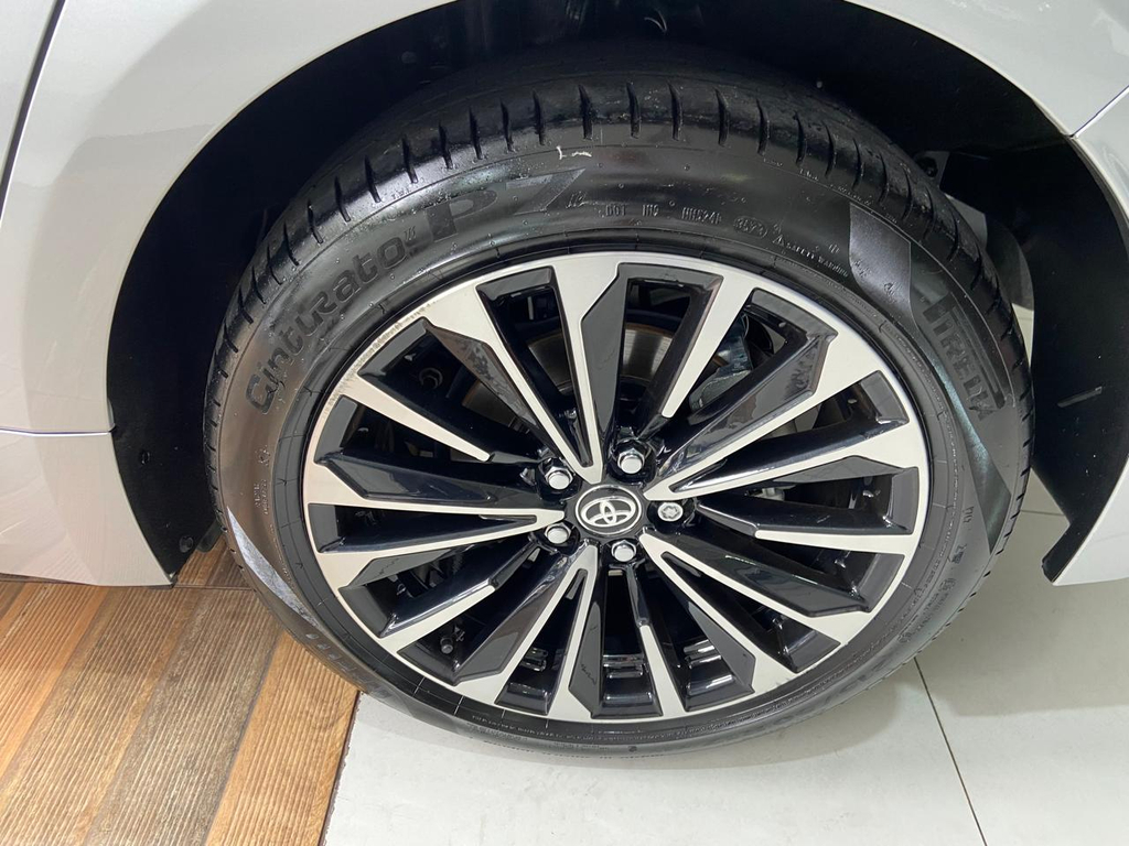 Toyota Corolla Prata