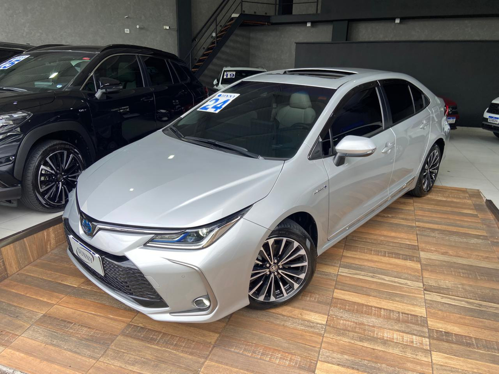 Toyota Corolla Prata