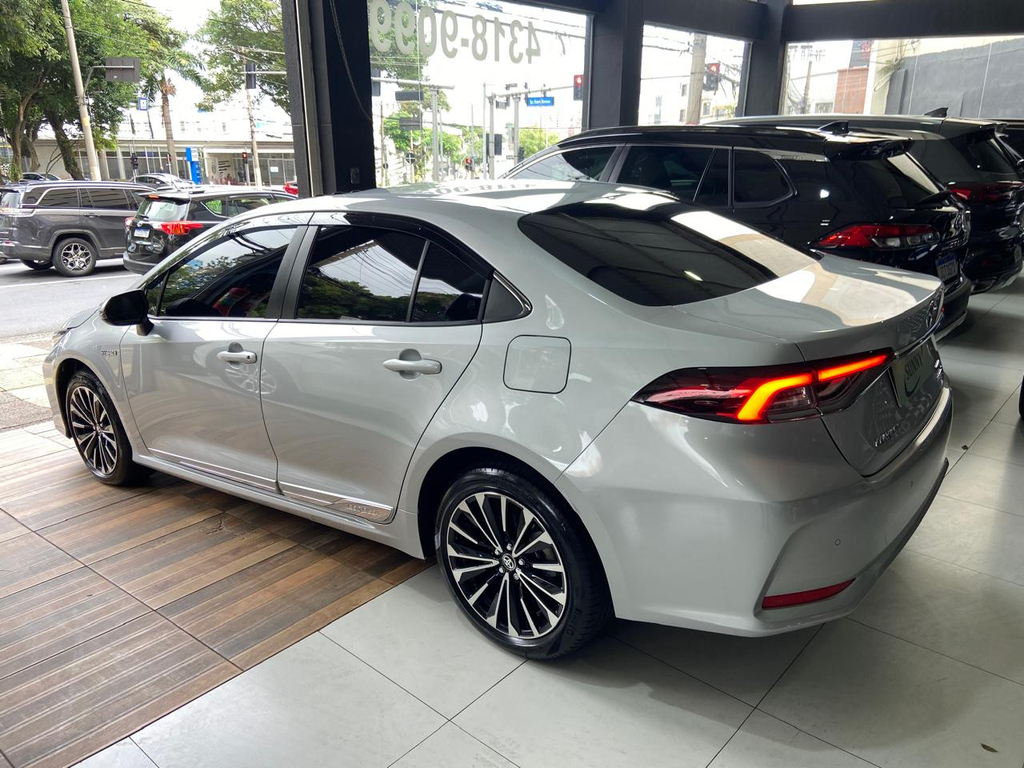 Toyota Corolla Prata
