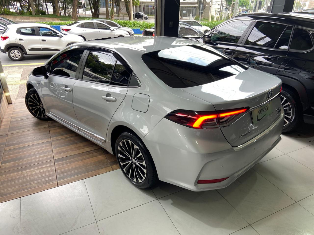 Toyota Corolla Prata