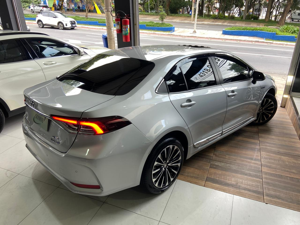 Toyota Corolla Prata