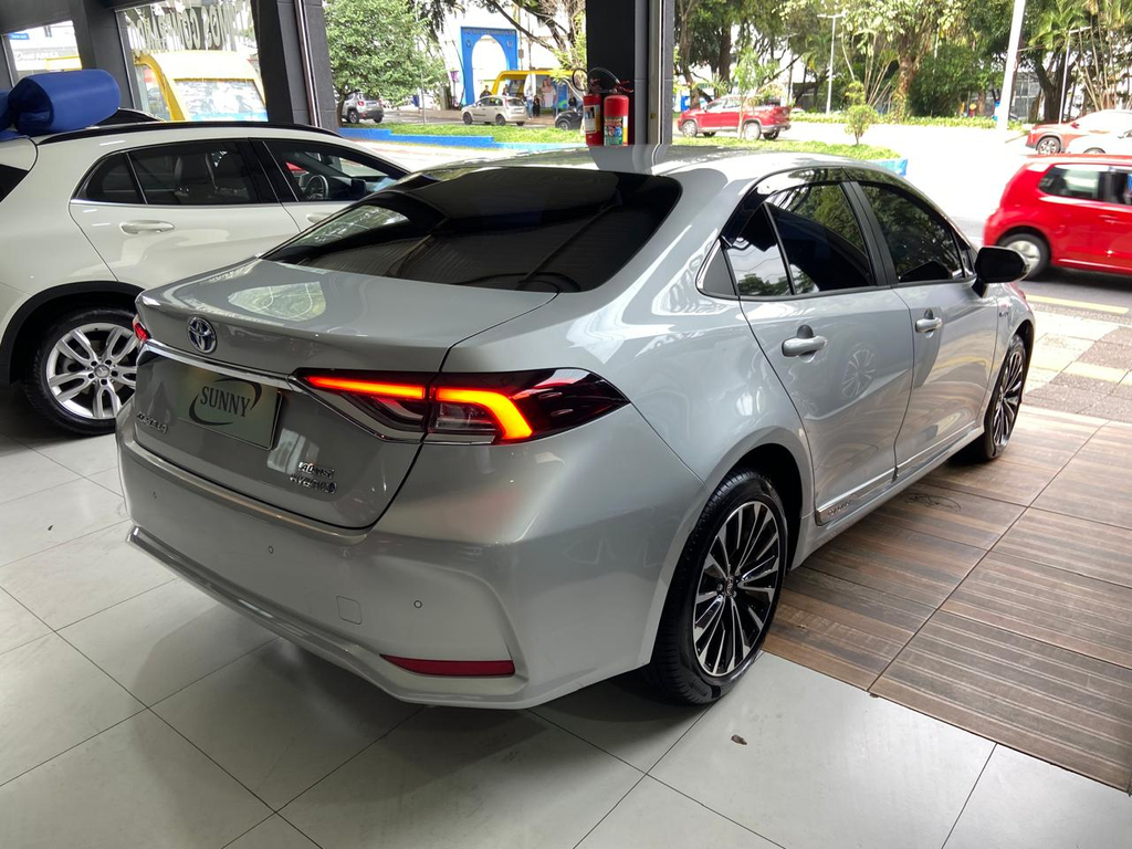 Toyota Corolla Prata