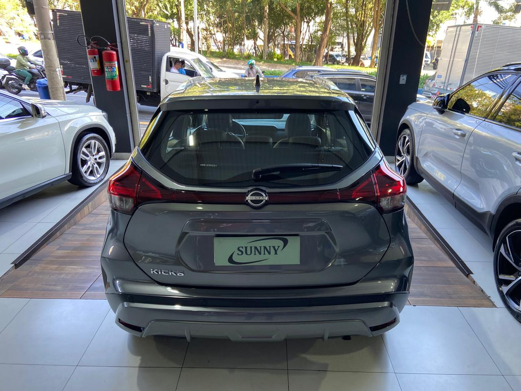 Nissan Kicks Cinza