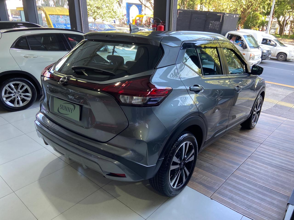 Nissan Kicks Cinza