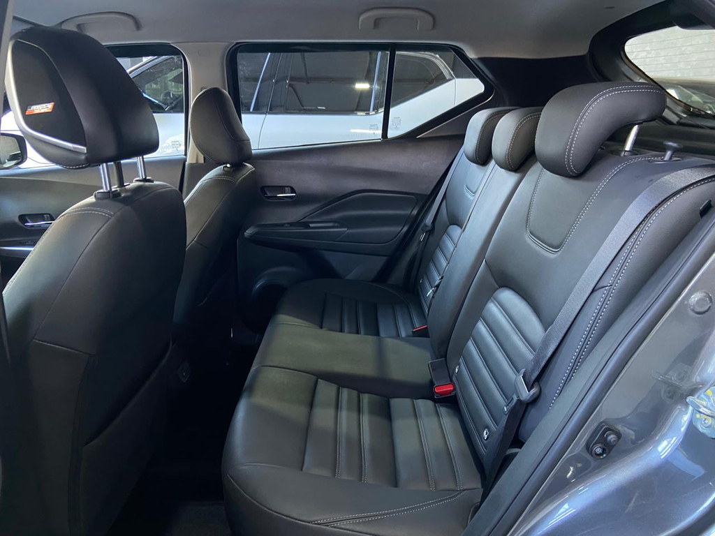Nissan Kicks Cinza