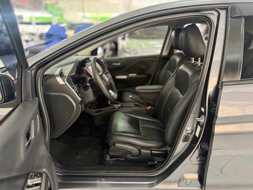 Honda City Cinza