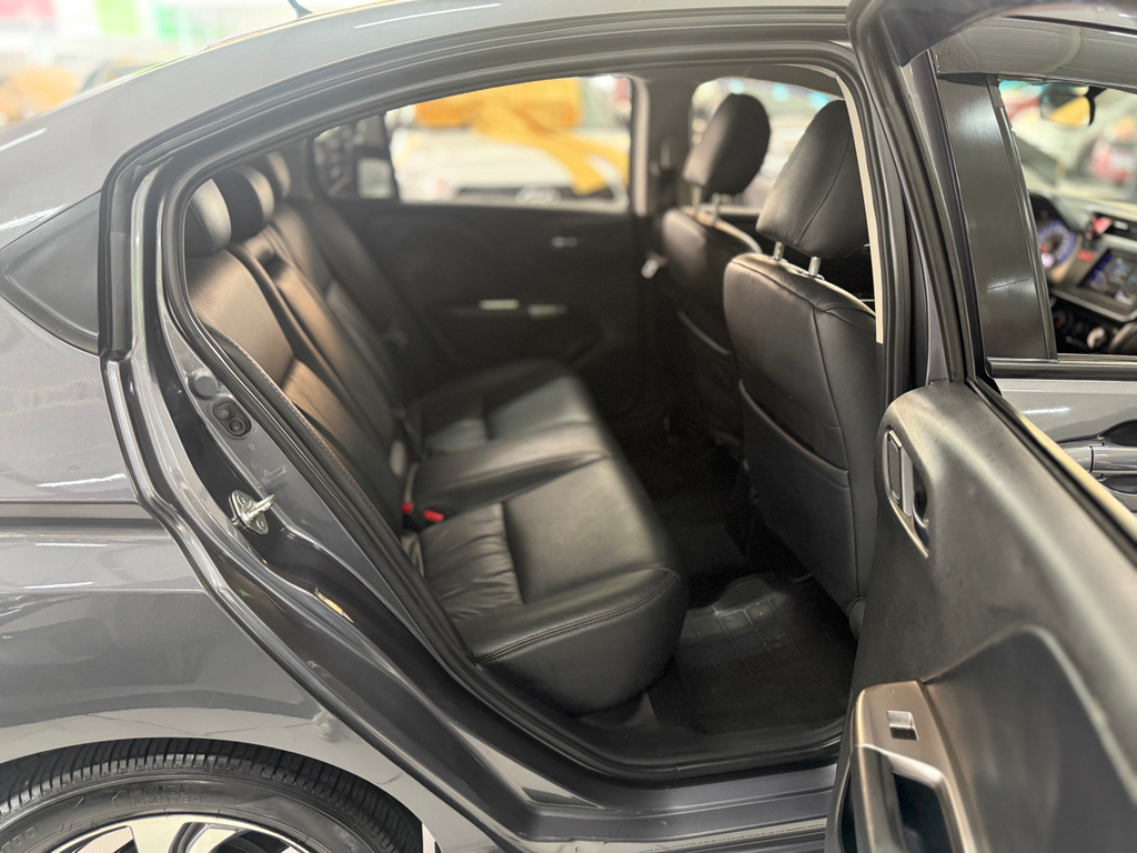 Honda City Cinza