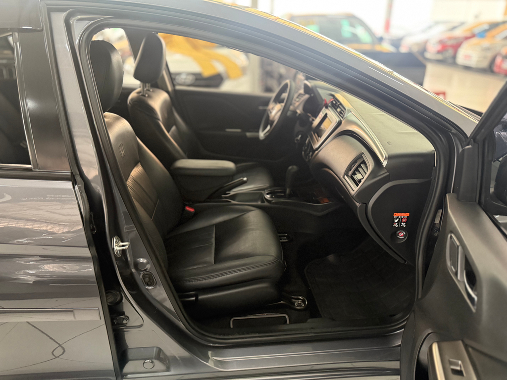 Honda City Cinza