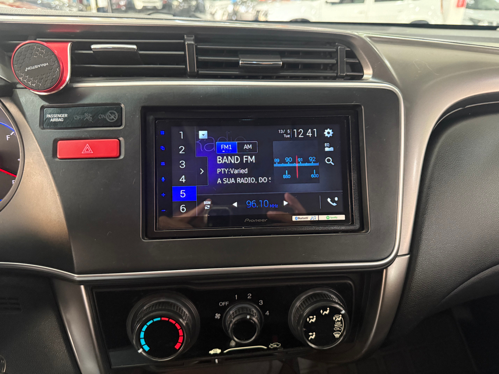Honda City Cinza