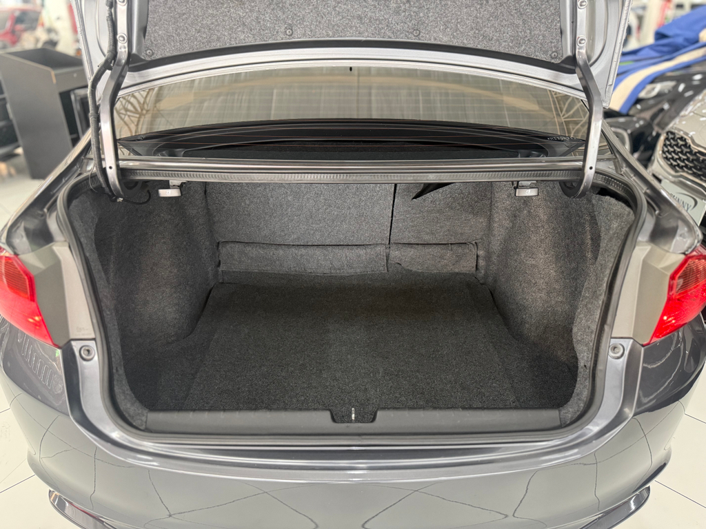 Honda City Cinza