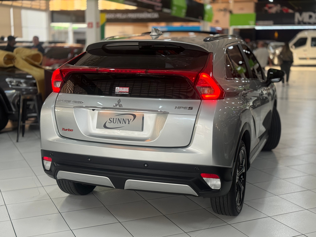 Mitsubishi Eclipse Cross Cinza