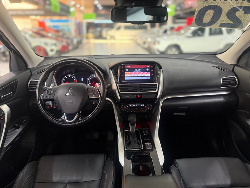 Mitsubishi Eclipse Cross Cinza