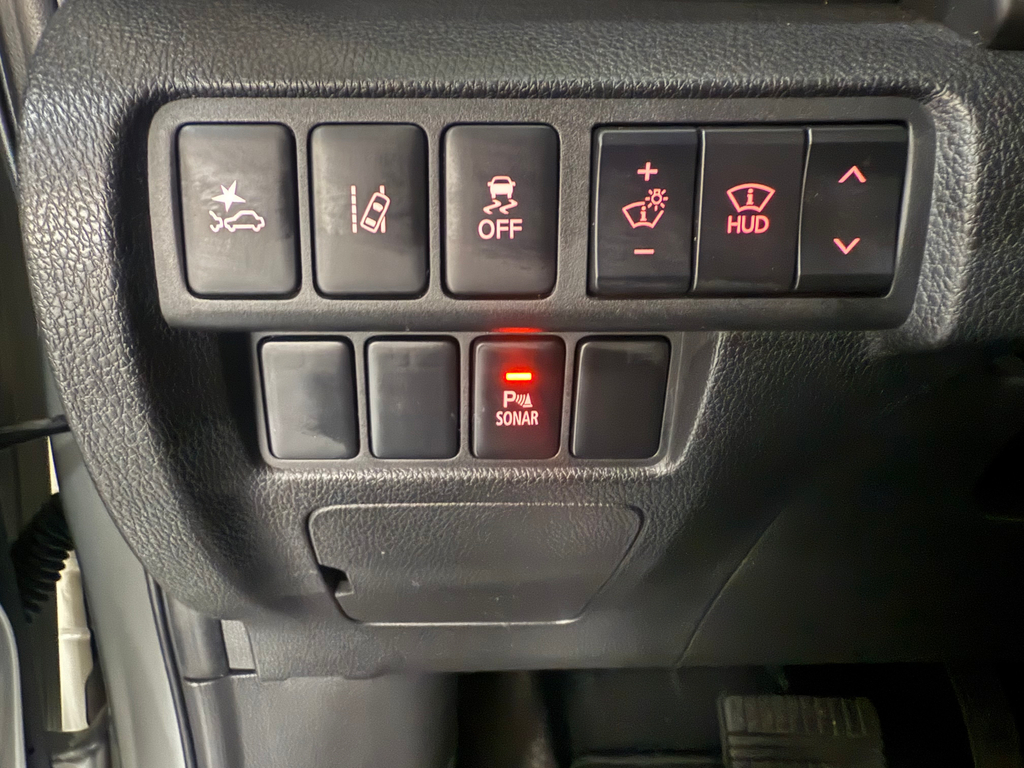 Mitsubishi Eclipse Cross Cinza