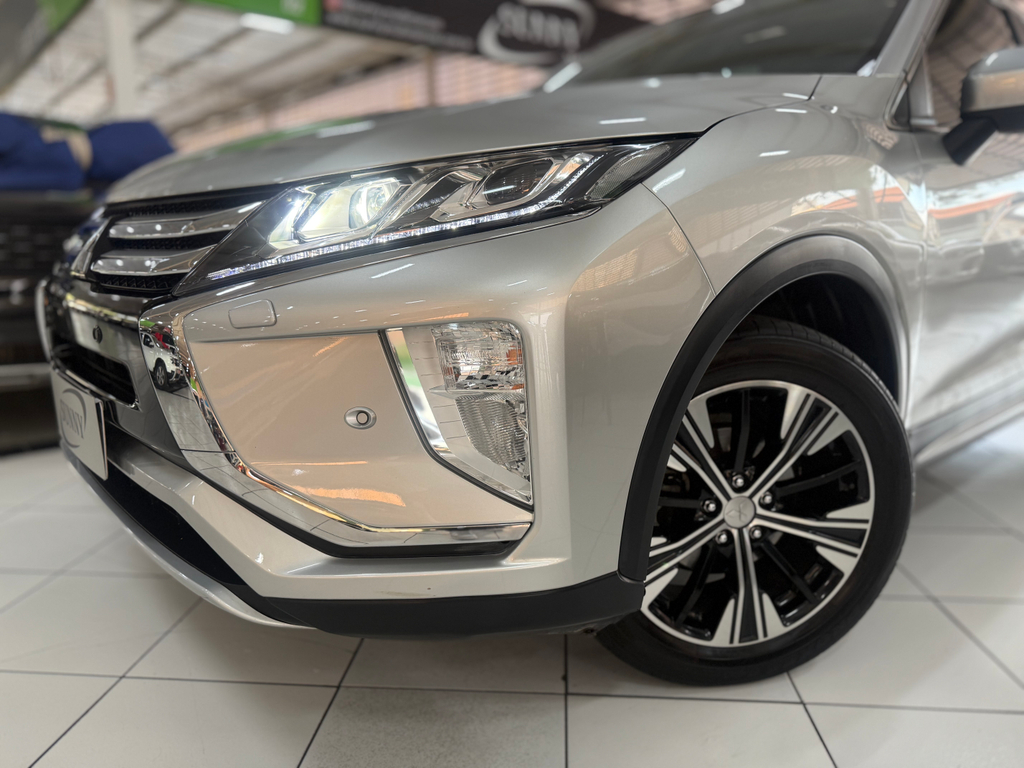 Mitsubishi Eclipse Cross Cinza