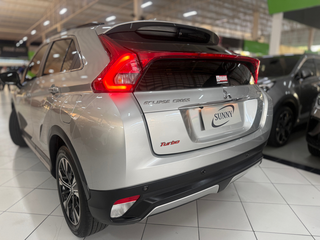 Mitsubishi Eclipse Cross Cinza