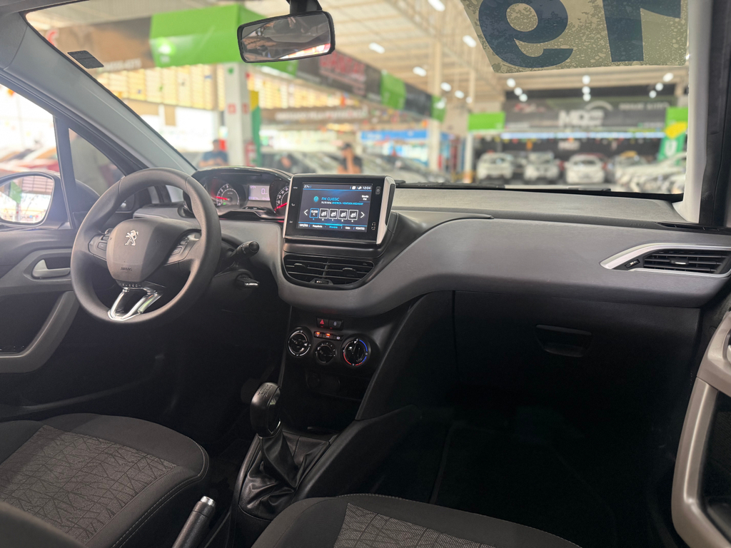 Peugeot 208 Prata
