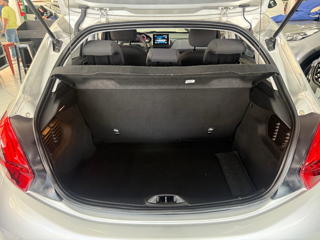 Peugeot 208 Prata