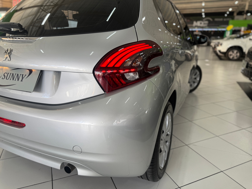 Peugeot 208 Prata