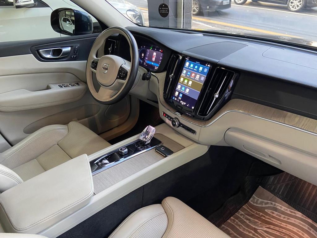 Volvo XC60 Azul