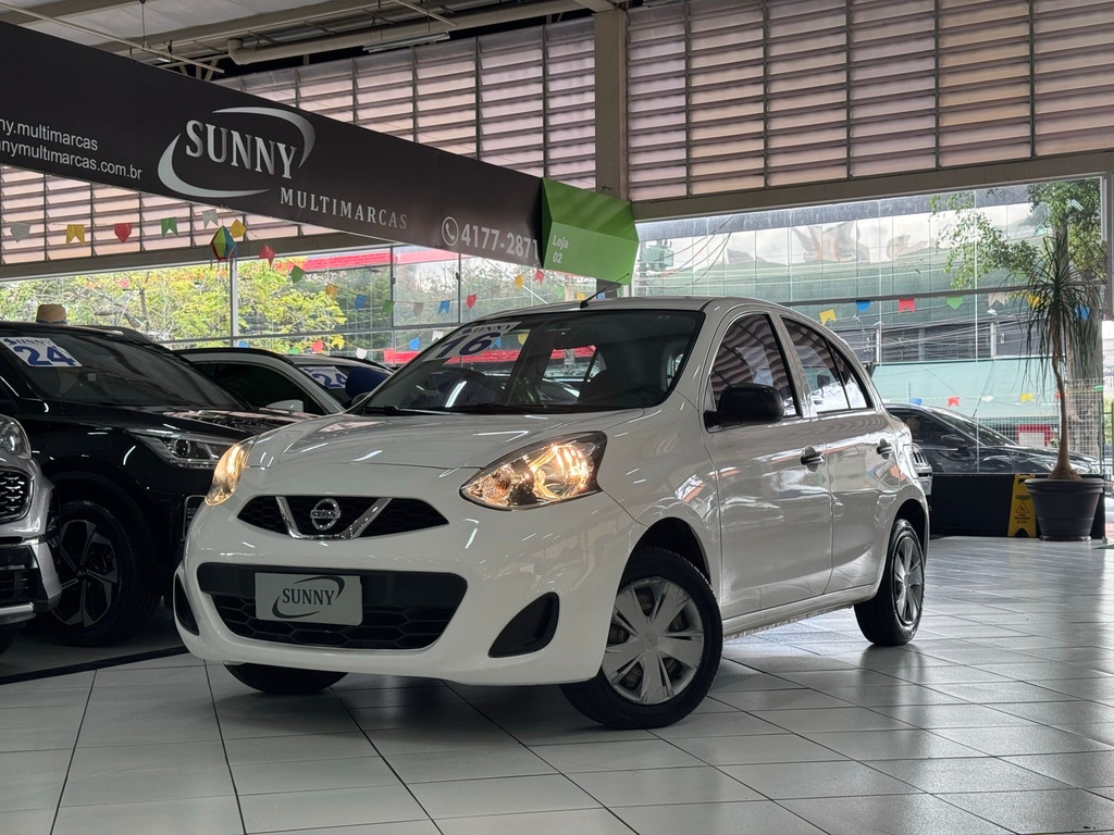 Nissan March Branco