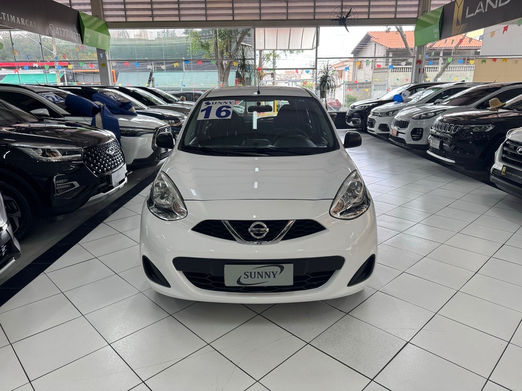 Nissan March Branco