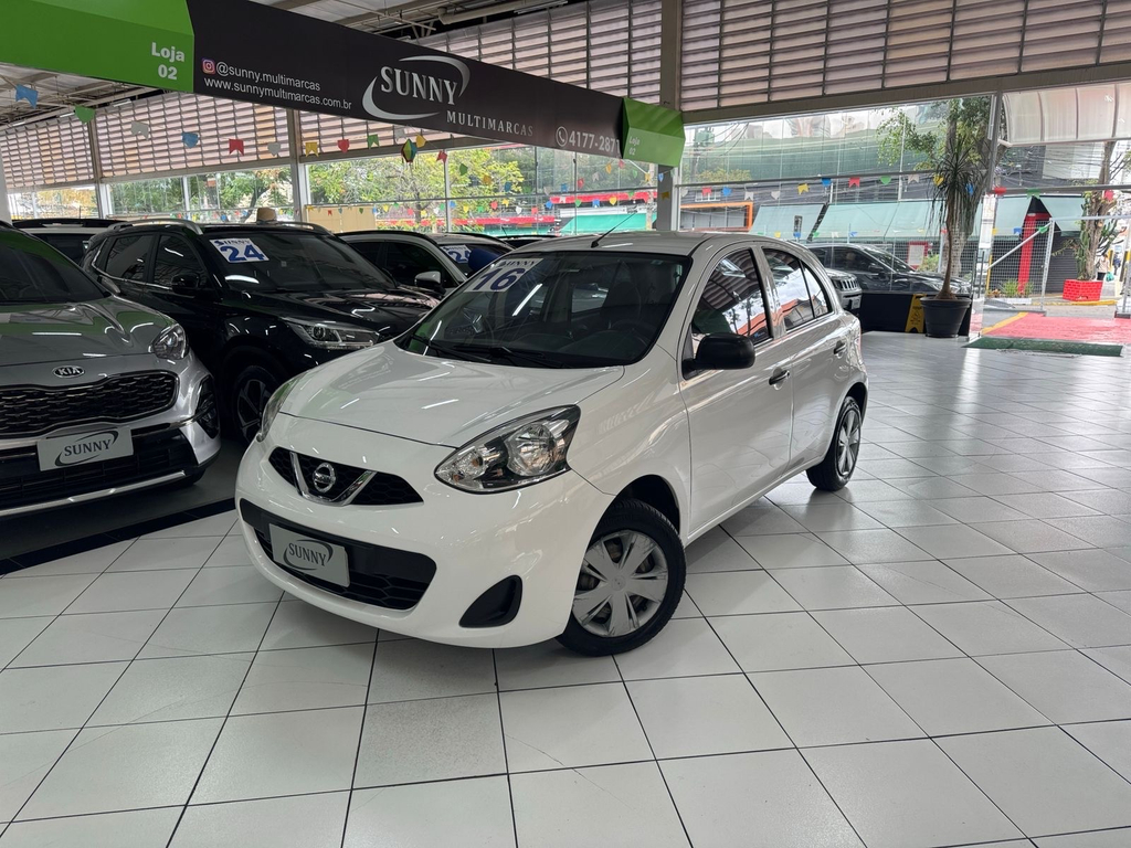 Nissan March Branco