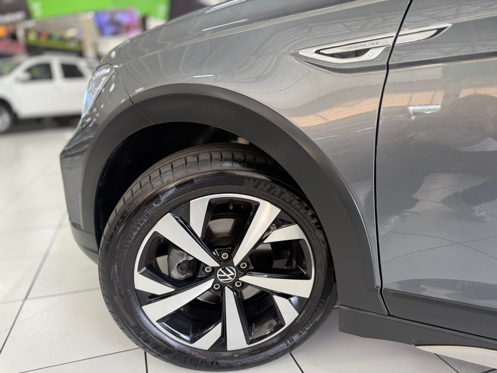 Volkswagen Nivus Cinza
