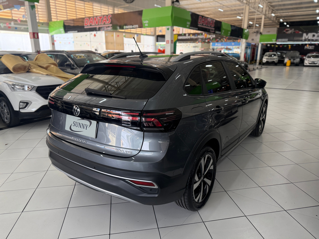 Volkswagen Nivus Cinza