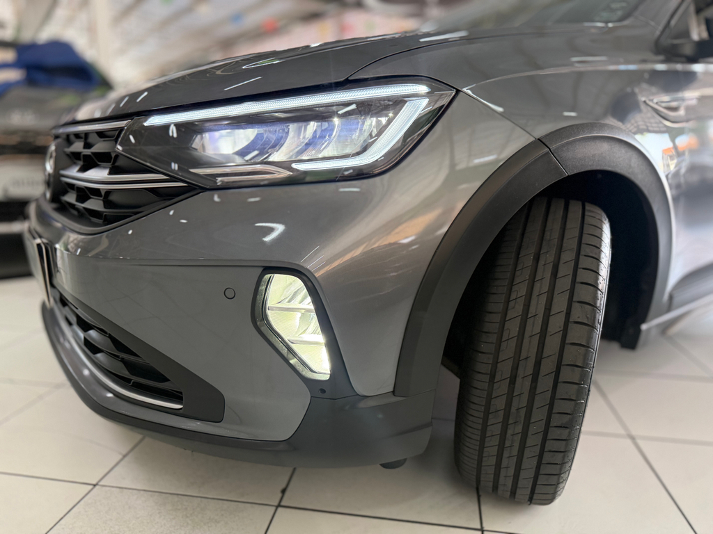 Volkswagen Nivus Cinza
