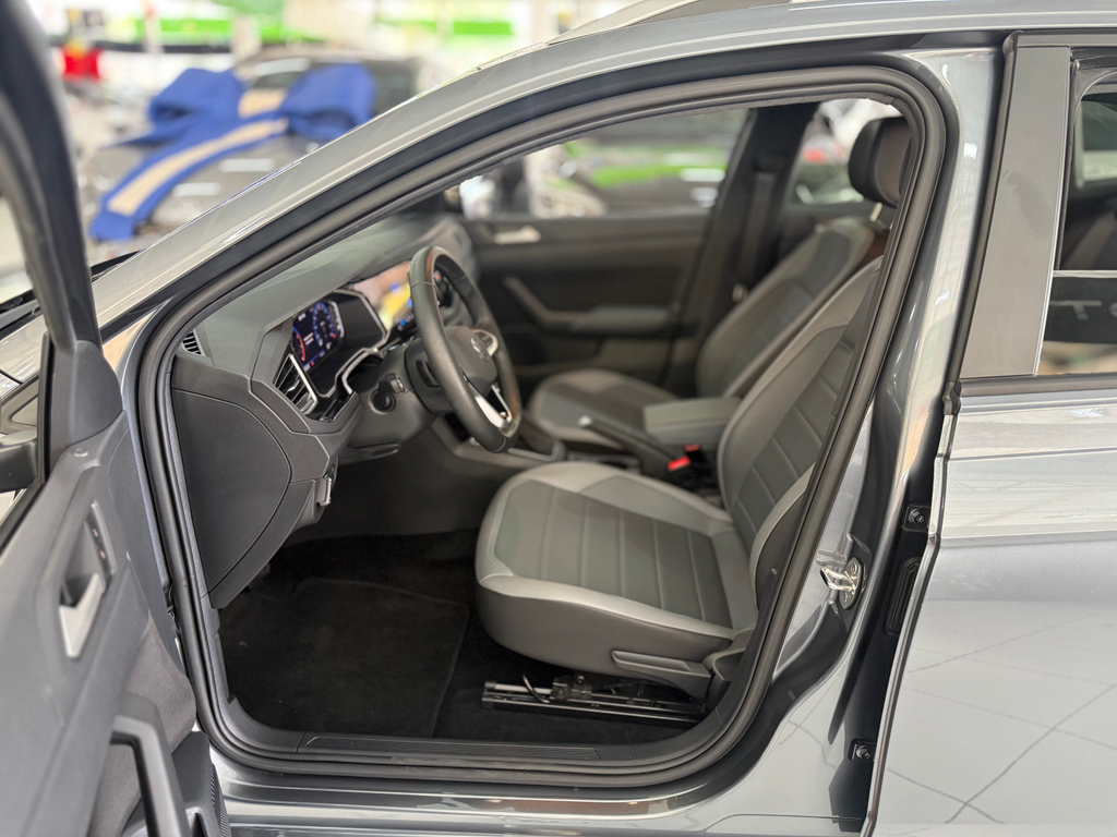 Volkswagen Nivus Cinza