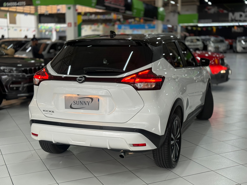 Nissan Kicks Branco