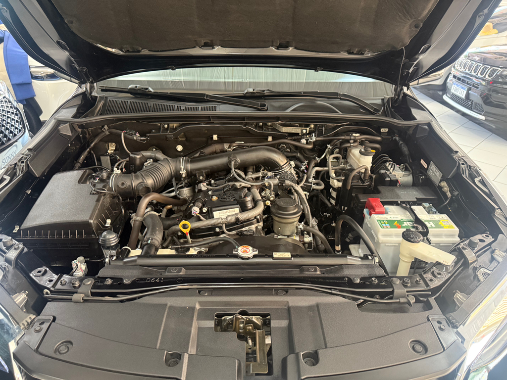 Toyota Hilux SW4 Preto