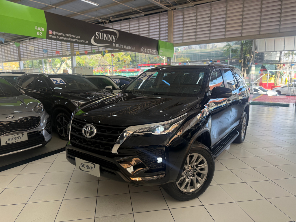 Toyota Hilux SW4 Preto