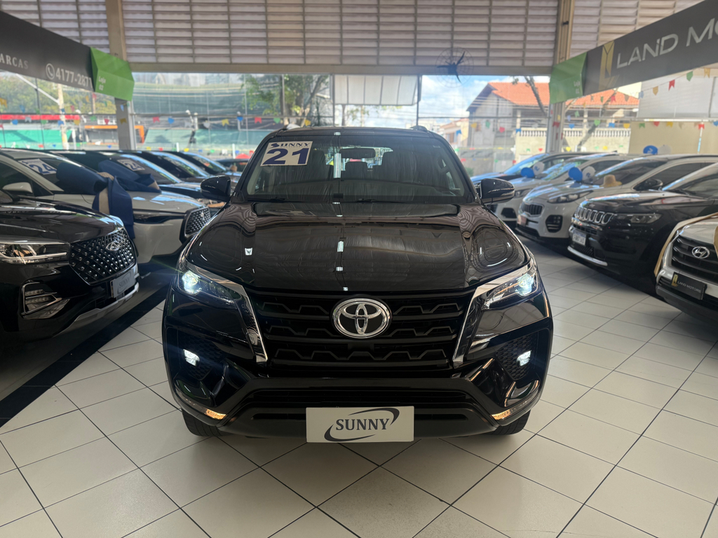 Toyota Hilux SW4 Preto