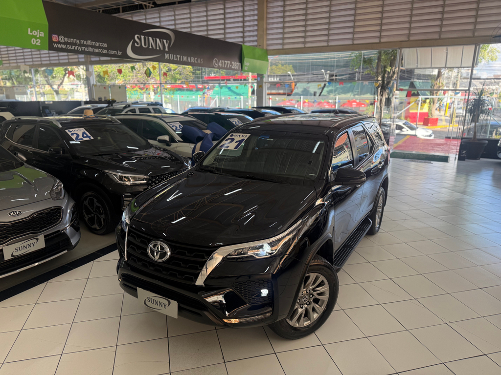 Toyota Hilux SW4 Preto