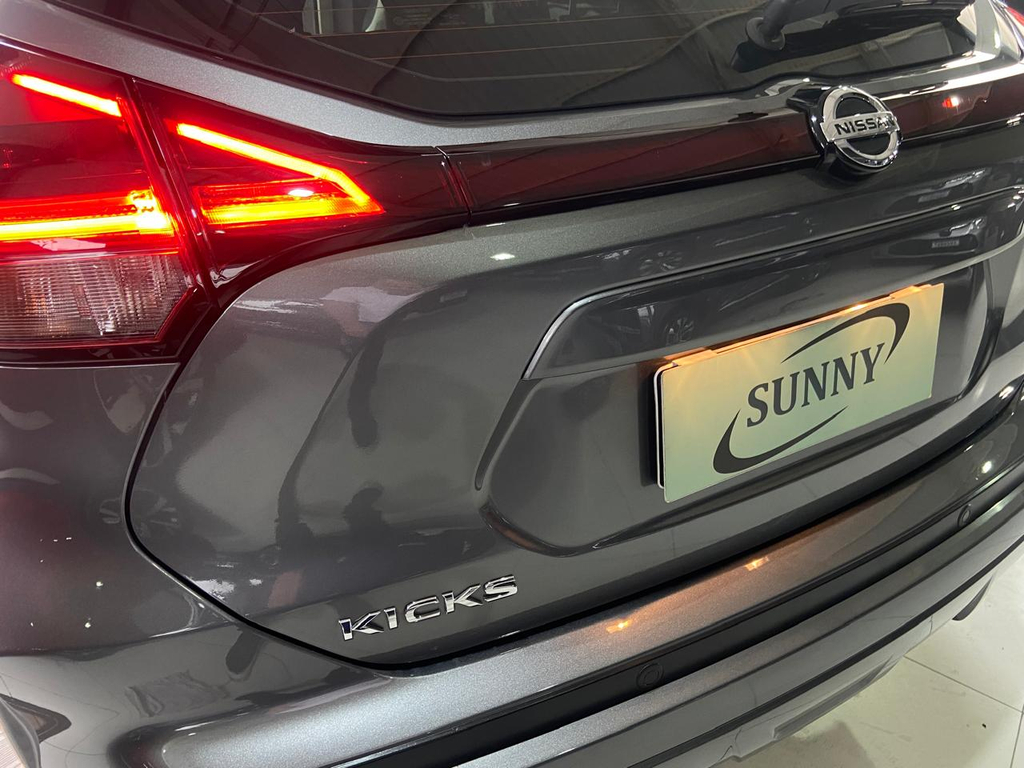Nissan Kicks Cinza
