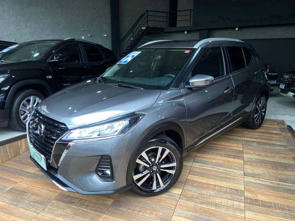 Nissan Kicks Cinza