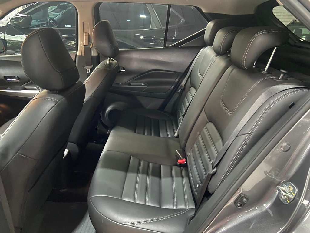 Nissan Kicks Cinza