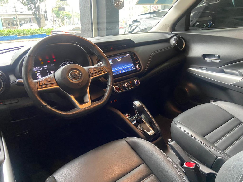 Nissan Kicks Cinza