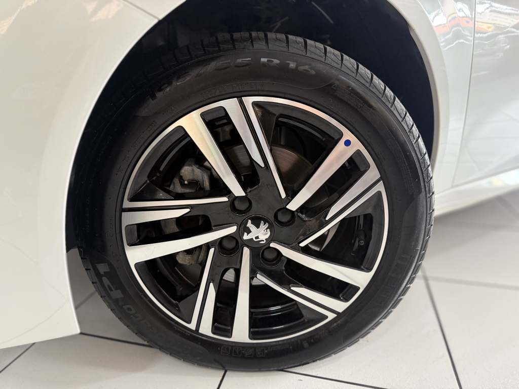 Peugeot 208 Branco