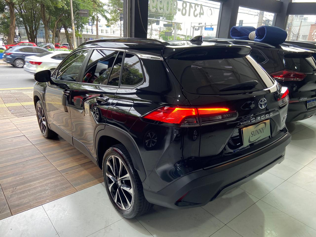 Toyota Corolla Cross Preto