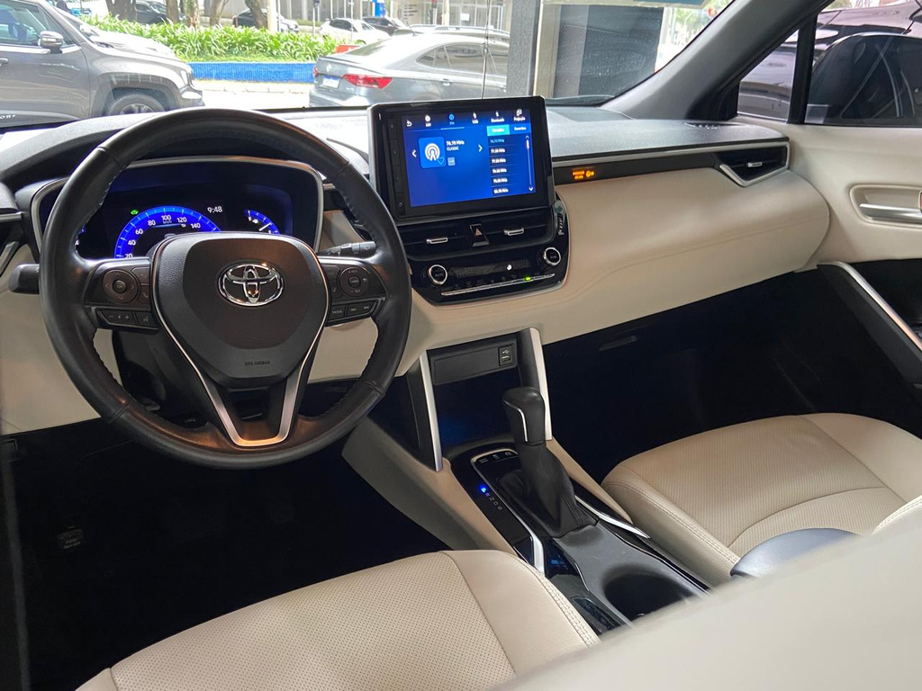 Toyota Corolla Cross Preto
