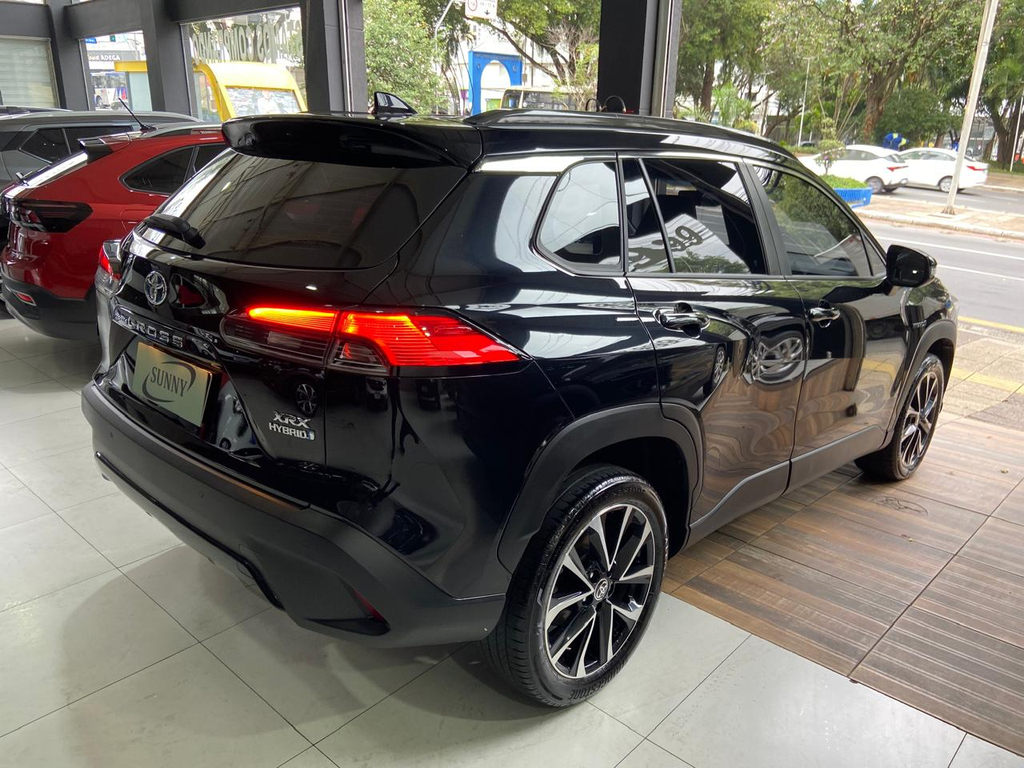 Toyota Corolla Cross Preto